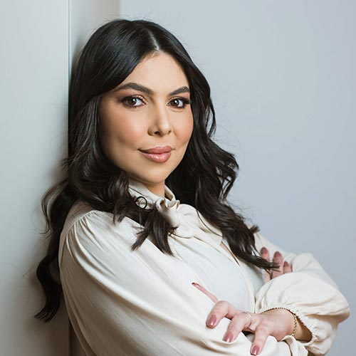 [Foto da Dra. Jessica Miri]